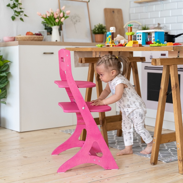 Блок 4.2 специальные ножки стул отодвигается если ребенок убирается в стол мобо